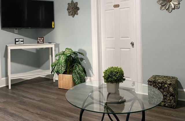 4Brs easy access to NYC 25min driveParking-laundry