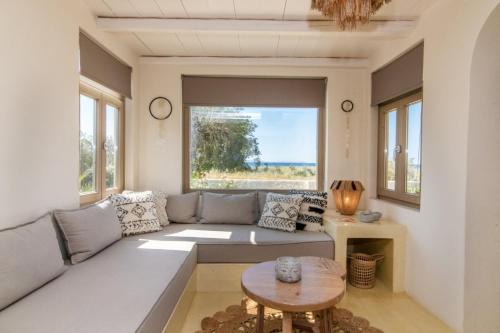 4Twaves beach house - BeachFront in Agios Ioannis
