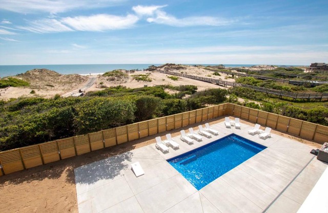 4x1467, Dixie Sandcastle-Oceanfront, 6 BRs, Ocean Views, Sun Decks, Wild Horses