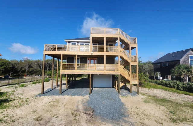 4x4 Carova Beach - The Salty Mermaid Lodge