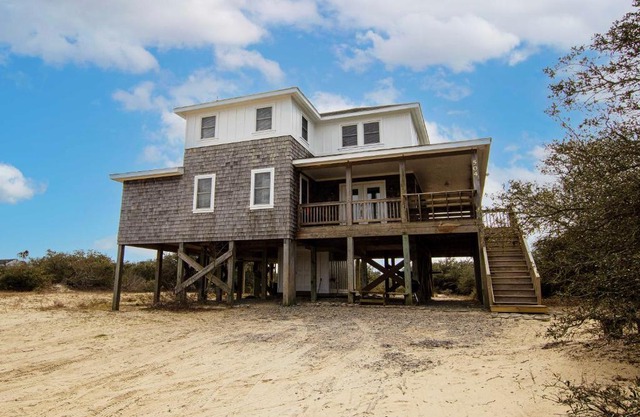 4x504, Sol Searcher- Oceanside, Hot Tub, Screened Porch, Wild Horses