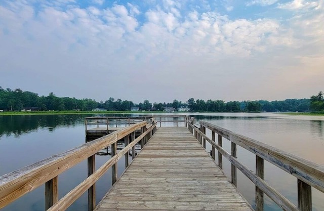 5 Bed 5 Bath Home in Resort with Boat Slip Gull Lake!