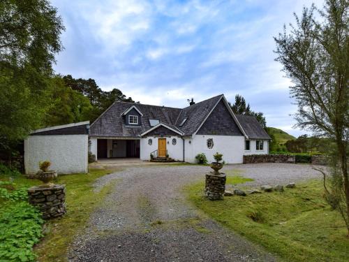 5 Bed in Roshven CA231