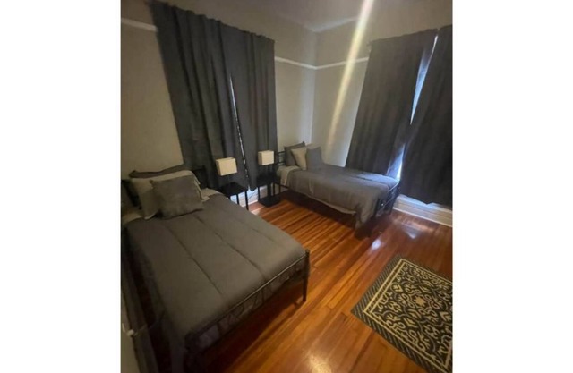 5 bedroom 2.5 bath downtown Charleston