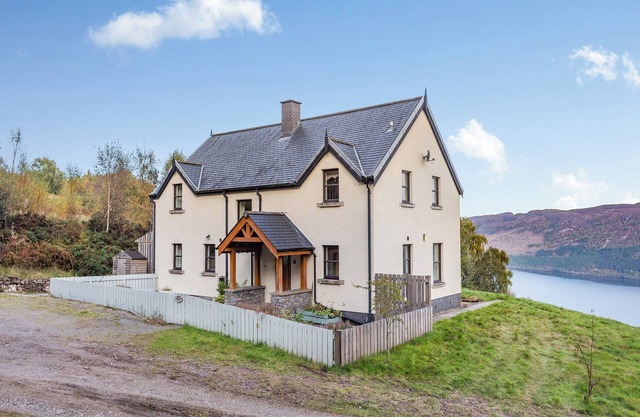 Ardachy is a beautiful five bedroom lodge located on an elevated site overlooking Loch Ness.