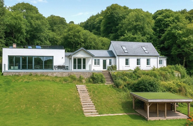 Alojamiento de 5 habitaciones en Fearnan, cerca de Aberfeldy