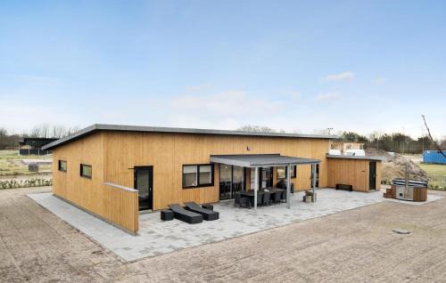 5 Bedroom Awesome Home In Hadsund
