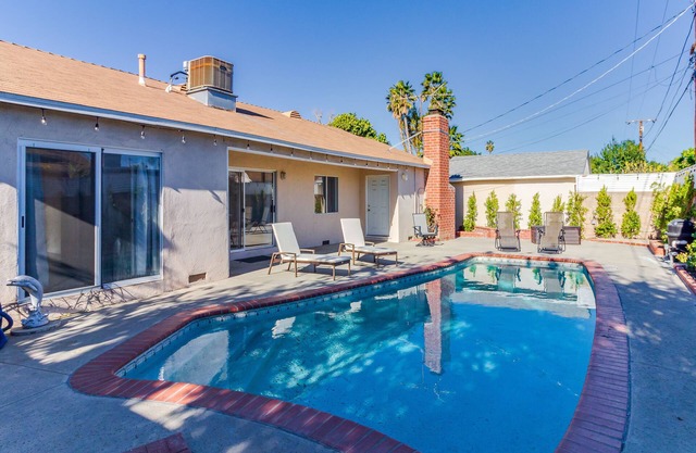 5 Bedroom Charmer with Pool