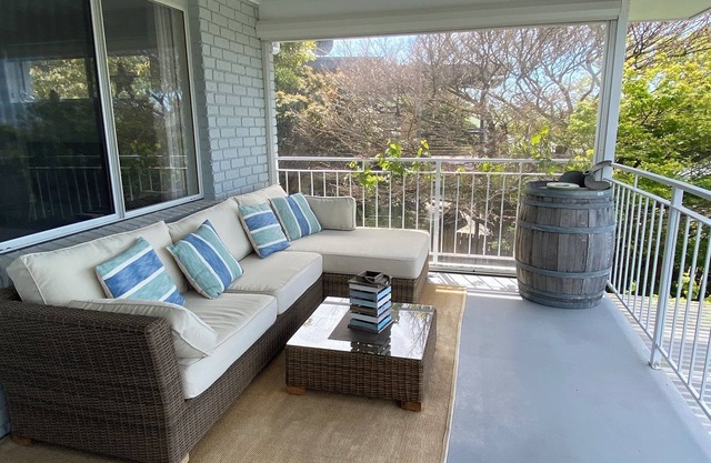 5 bedroom fully furnished house great water views very close to beach and town
