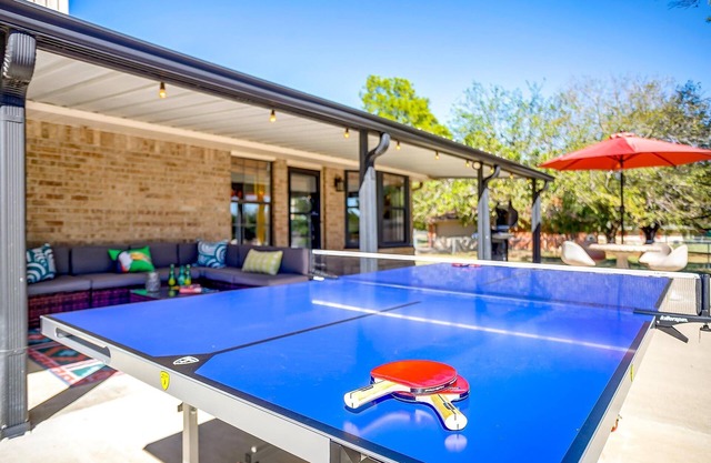 5-Bedroom Granbury Home with Hot Tub and Outdoor Games