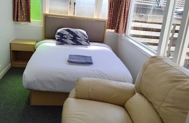 5 Bedroom House 7 Rangiatea Road