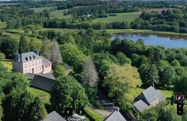 5 bedroom house with games room, garden and terracen