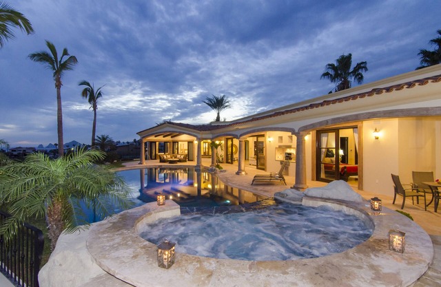 Casa de lujo de 5 habitaciones en playa privada y club de tenis