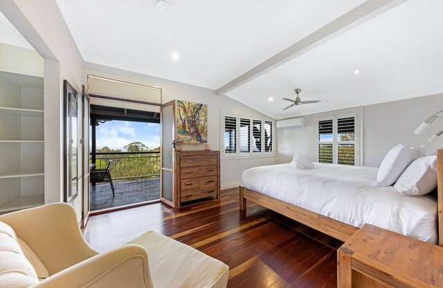 5 Bedroom QLDer with pool, fireplace and 50km of stunning views