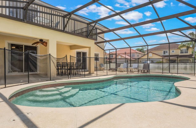 5 Bedrooms Vacation Home near Disney