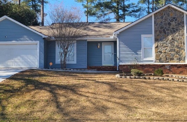 5 beds/2 bath fully furnished house. WALK TO COURSE!! Masters 2026 !!!