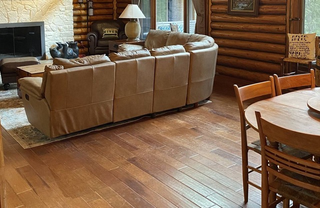 5 beds, screened porch, river frontage, central air