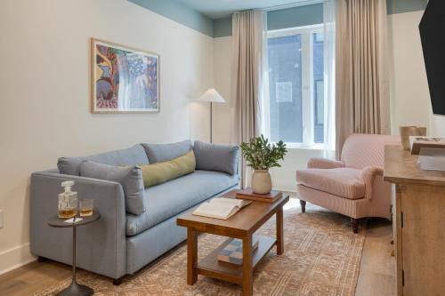 5 Boutique 1BR Suites in 12 South Sleeps 20
