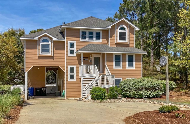 5 BR Oceanside Home in Duck - Short Walk to Shops & Restaurants