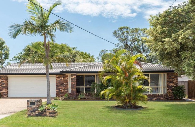 5 Bullando Street Warana QLD