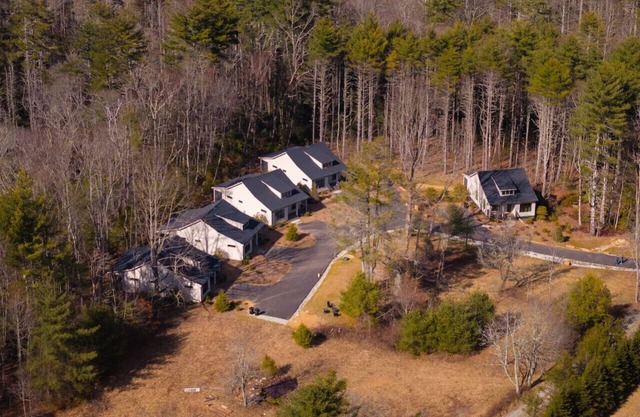 5 Cabin compound Cashiers!