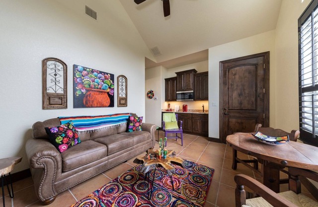 Colorful casita with river access in the Heart of the Gruene Historic District