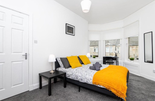 5 Individual Beds - Free Parking