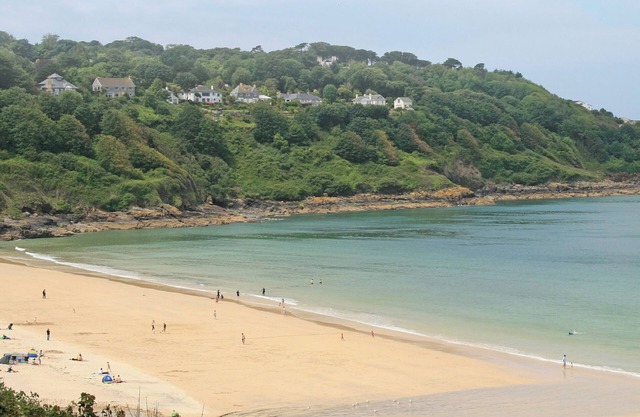 5 Lyonesse Apartments