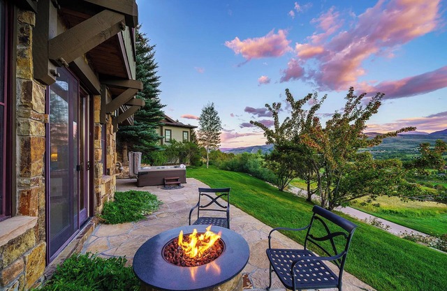 5 Mi to Beaver Creek: Luxe Mtn-View Getaway!