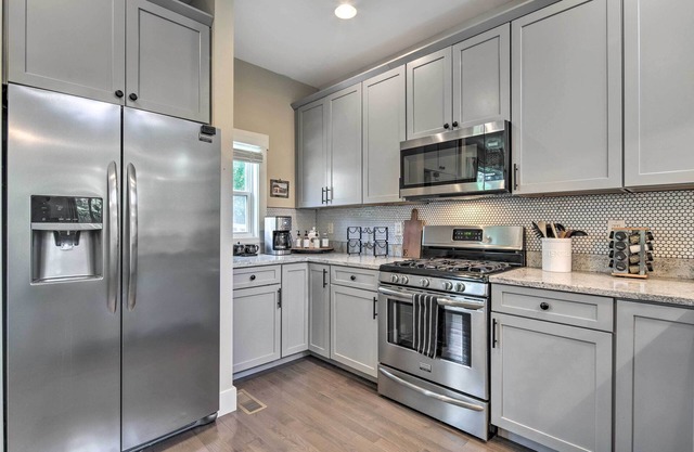 Charming Asheville House w/ Private Hot Tub!