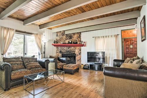 5 Mi to Lake Arrowhead Village Cabin with Game Room