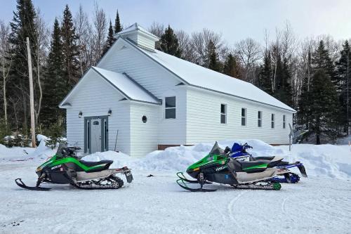 5 Mi to Twin Lakes State Park Renovated Church!