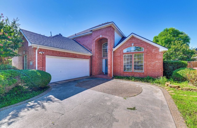 5 Mi to UT Dallas: Home w/ Yard in Central Plano!
