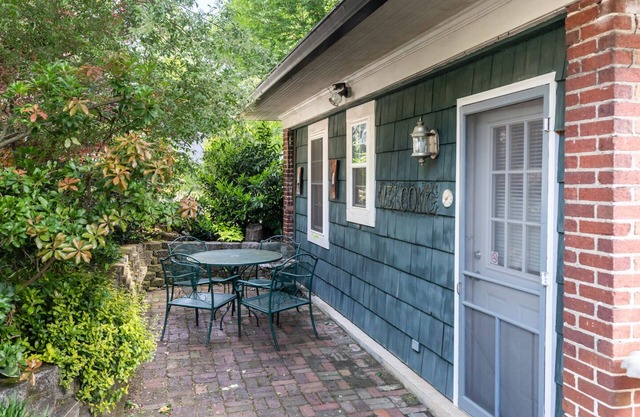 Asheville Cottage - En la ciudad con i minutos a Biltmore y al centro, ideal para familias