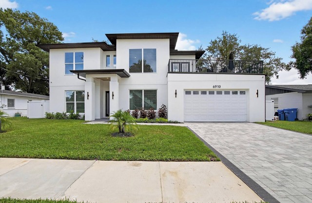 5 Mins to Casino, Private Pool, 4BR/3BA Retreat