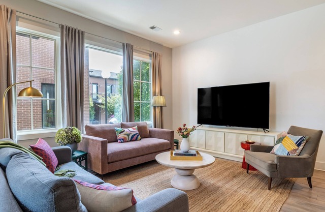The Magnolia by AvantStay | 4 BR Suite