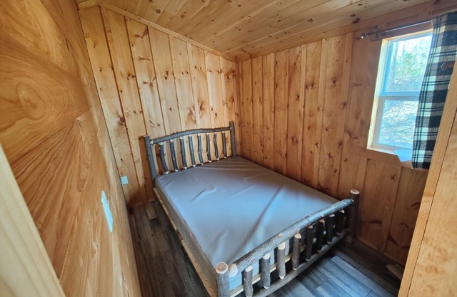 5 minute walk to Sandbanks Beach! In the heart Prince Edward County