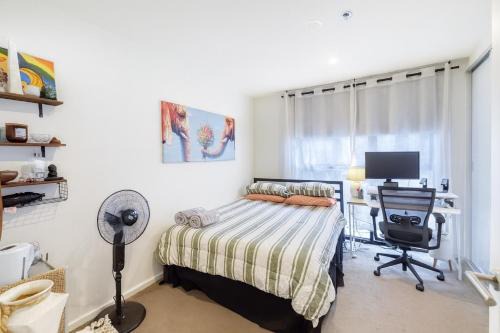 5 Minutes to Melbourne City, Great Location!