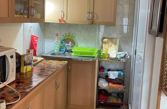 5 minutes to sea and old town castle! Family-sized apartment