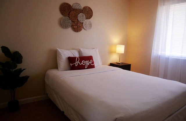 5 minutes to the Strip! Family Style home with Pool & More
