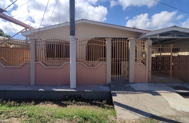 5 minutes walking distance to the beach