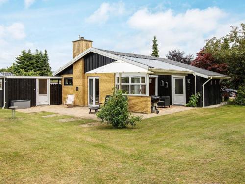 5 person holiday home in Væggerløse-By Traum