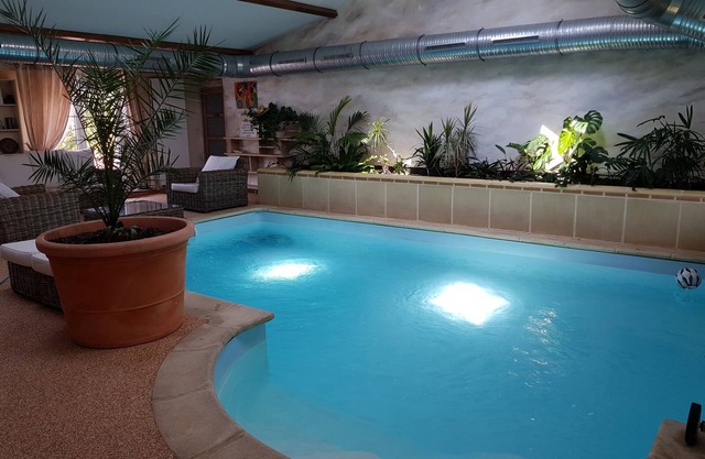 Propiedad de 5 ***** Muy espaciosa, piscina cubierta climatizada y sauna