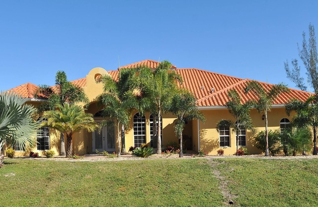 5 Star Exquisite Villa Retiro con piscina en Canal