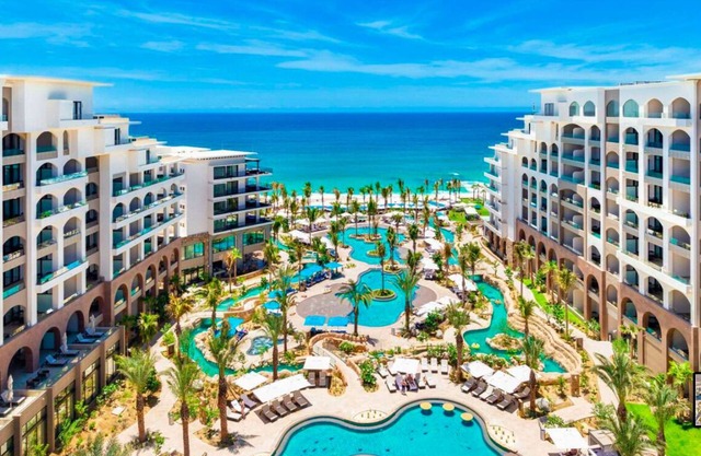 5 Star Resort w/ Luxurious, Gorgeous Suites. Diff size rooms & all inclusive opt