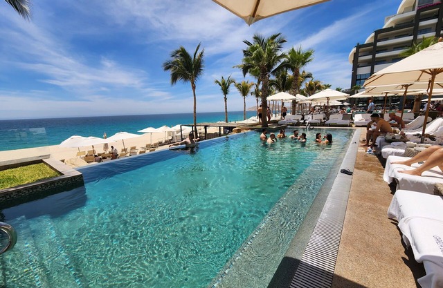50% OFF LIST SALE Christmas in Cabo, Garza Blanca 3 BR Oceanfront Suite.