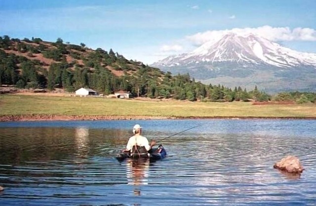500 Acre Ranch al pie del monte Shasta.