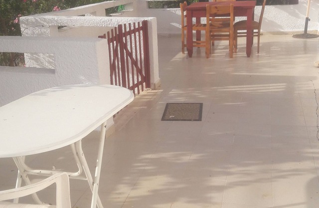 500m from the sea, with a nice view, bi g yard Admire the sunrise.