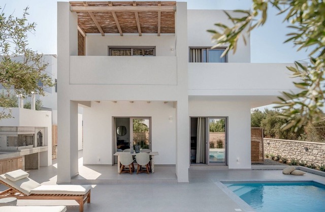500mt to the beach★Walk to Market & Taverna★Lux villa★Sea view★Private Pool