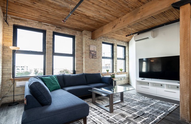 (501) Exchange District + Hi-End 2 Bdr+Fast WiFi (139)